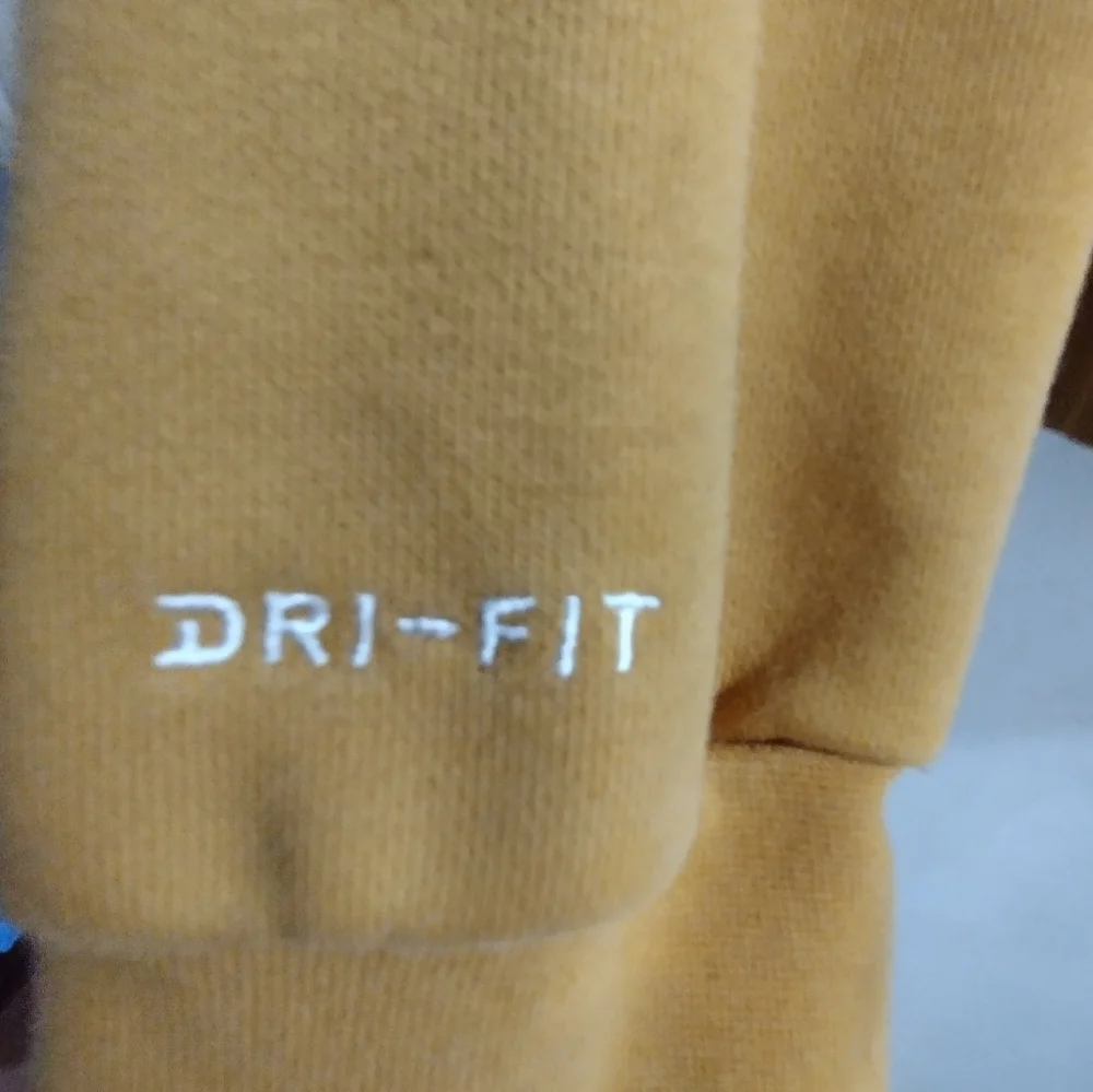 Like new! Yellow Nike DriFit Standard Issue thick hoodie with zipper pouch - Med - Picture 4 of 9